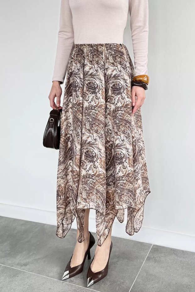 Women's Asymmetrical Cut Patterned Skirt with Elastic Waist and Inner Lining