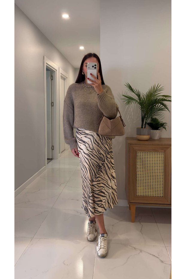 Kolres Beige Zebra Patterned Satin Skirt