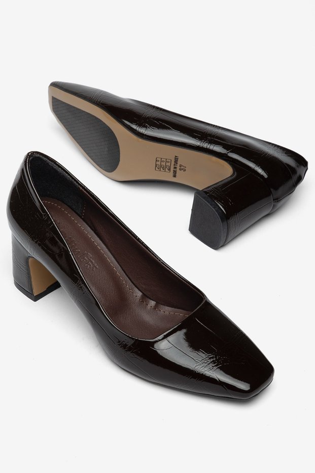 Large Size Women's Thick Heeled Shoes Brown Crocodile Patent Leather Blunt Toe