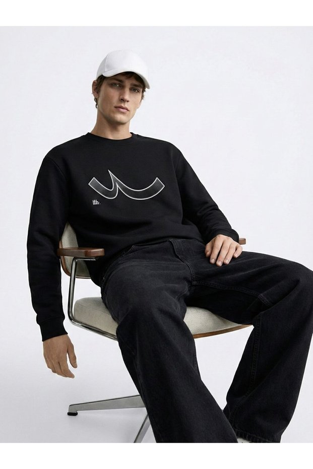 Regular Fit Sign Printed Crew Neck Black Sweatshirt