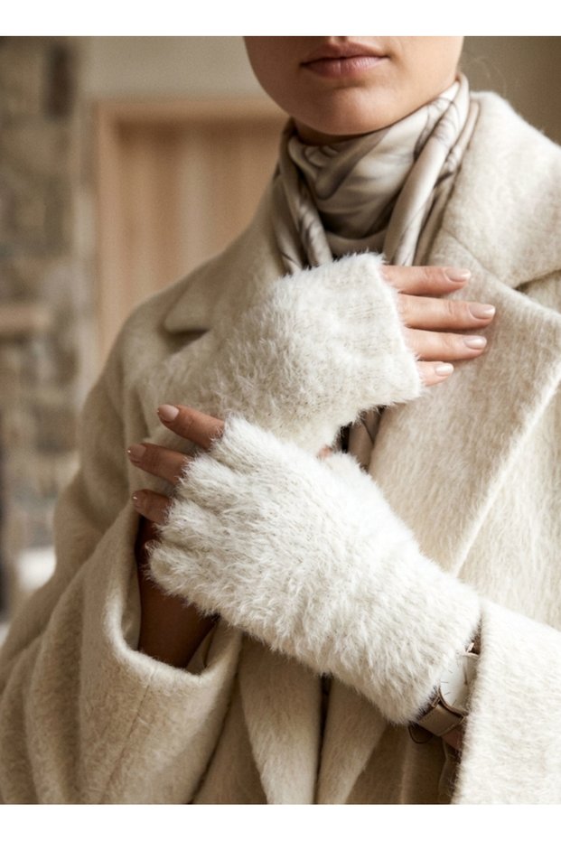 Soft Plush Fingerless - Cut-Out Winter Knitted Gloves