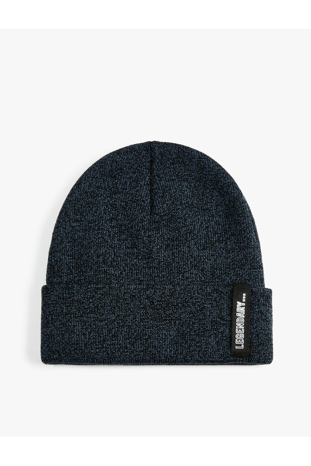 Layered Beret with Label Detail