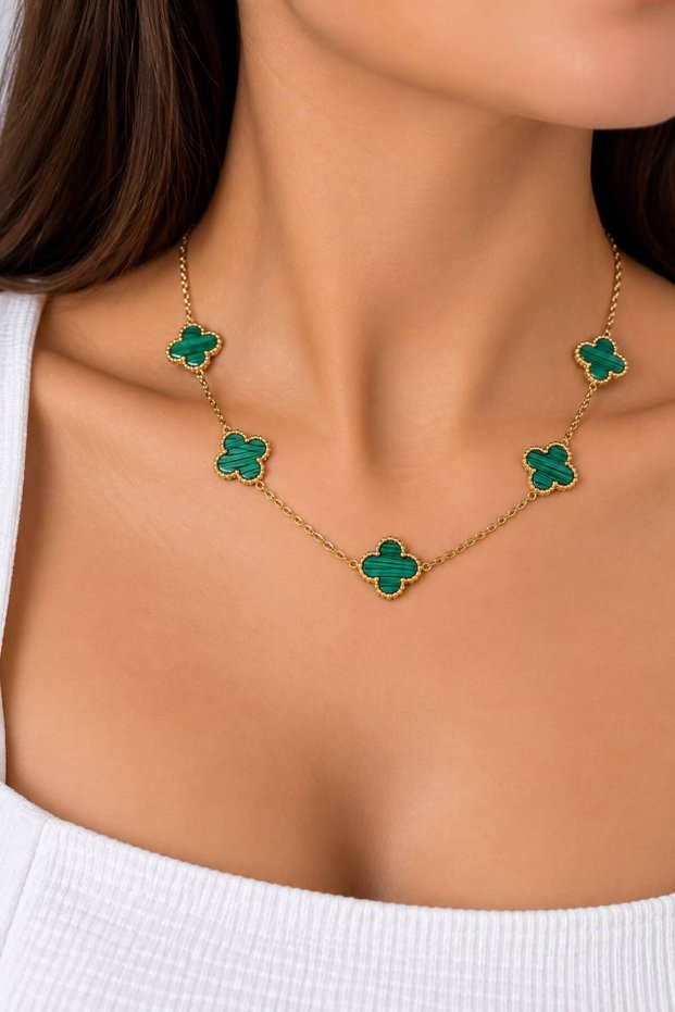 Steel necklace with clover figure