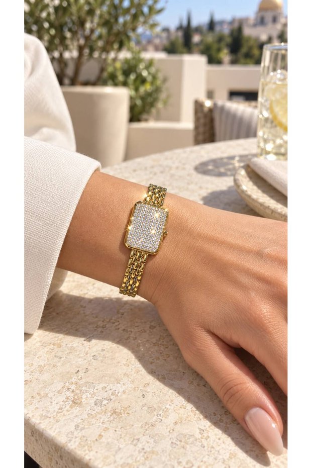 Diva Charm Stylish Bracelet with a Timeless Look