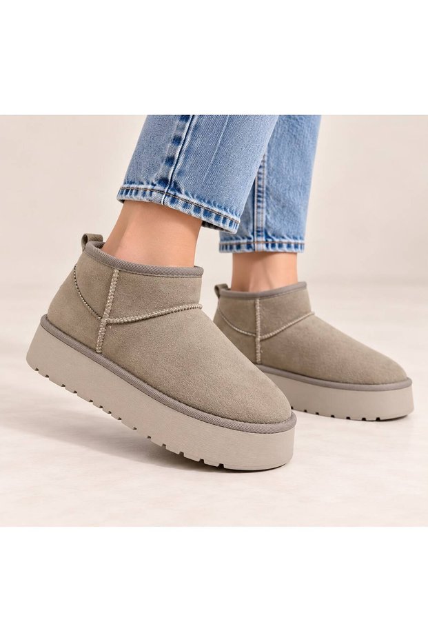 Women's Thick Sole Fur-Lined Winter Suede Boots