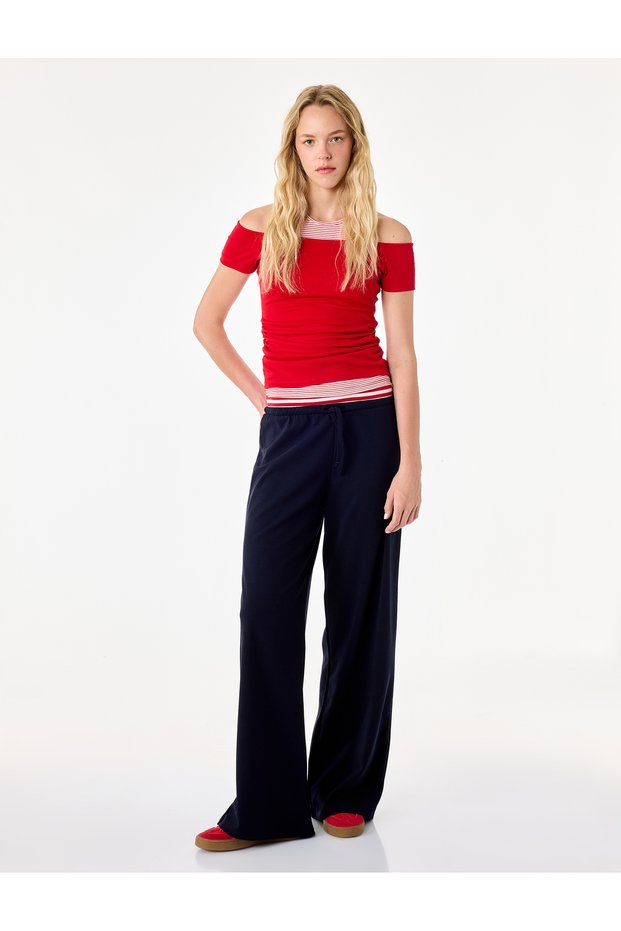 Women Red Plain Cold Shoulder Short Sleeves Top