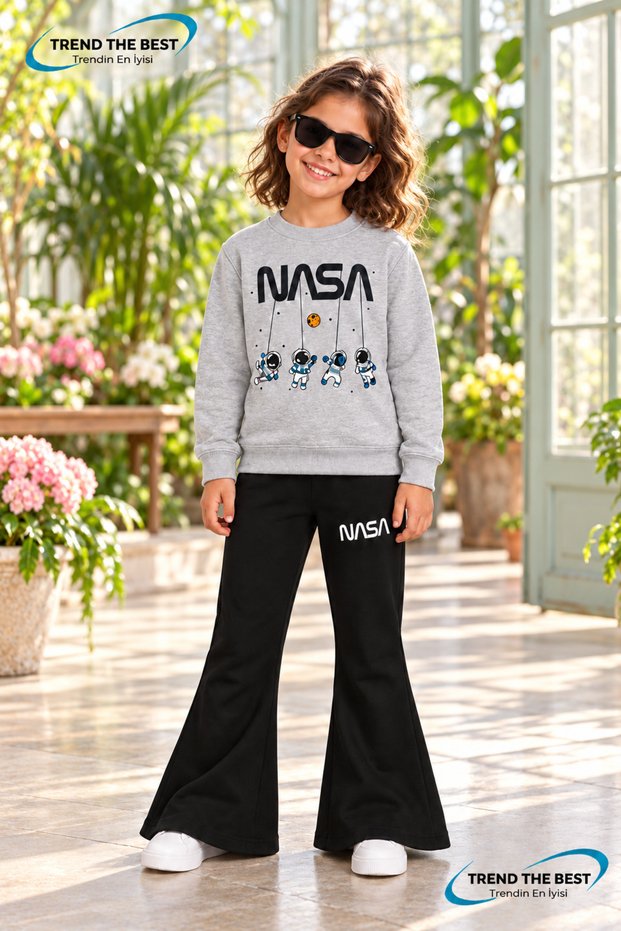 Winter, Spring, and Autumn Girls' Black Spanish Flared Bottoms and Gray Sweat Top