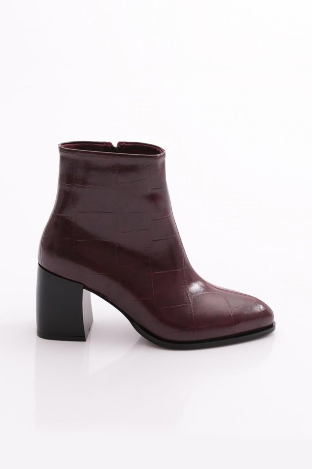 945 Women's Heeled Boots