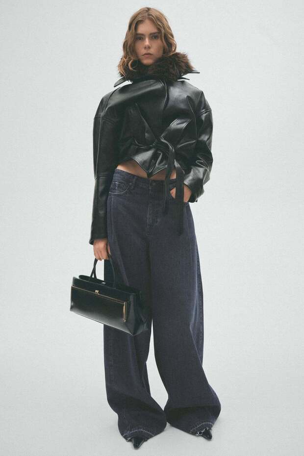 Wide-leg jeans