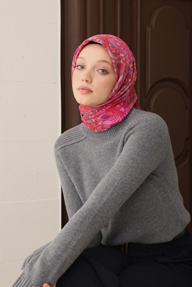 Velora Scarf Vintage Damask Pink