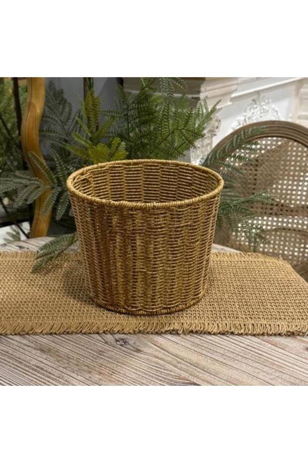 Round wicker basket سلة خوص مدورة