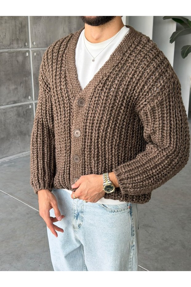 Thick Knitted V-Neck Oversize Cardigan t Brown