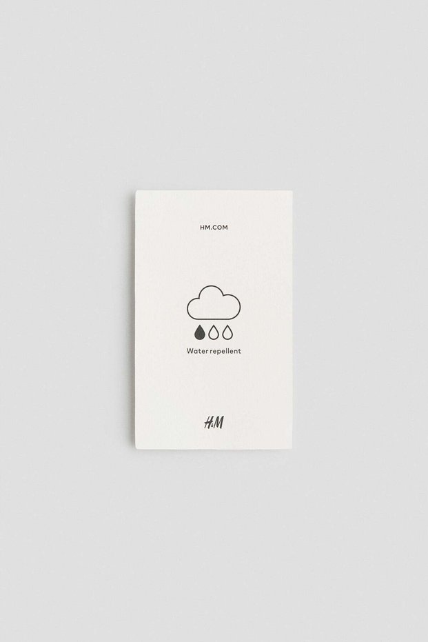 Water-repellent insulated jacket