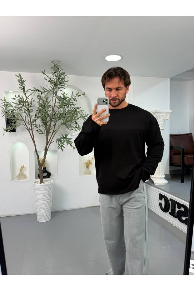 MR Model Oversize Kesik Yaka Sweatshirt