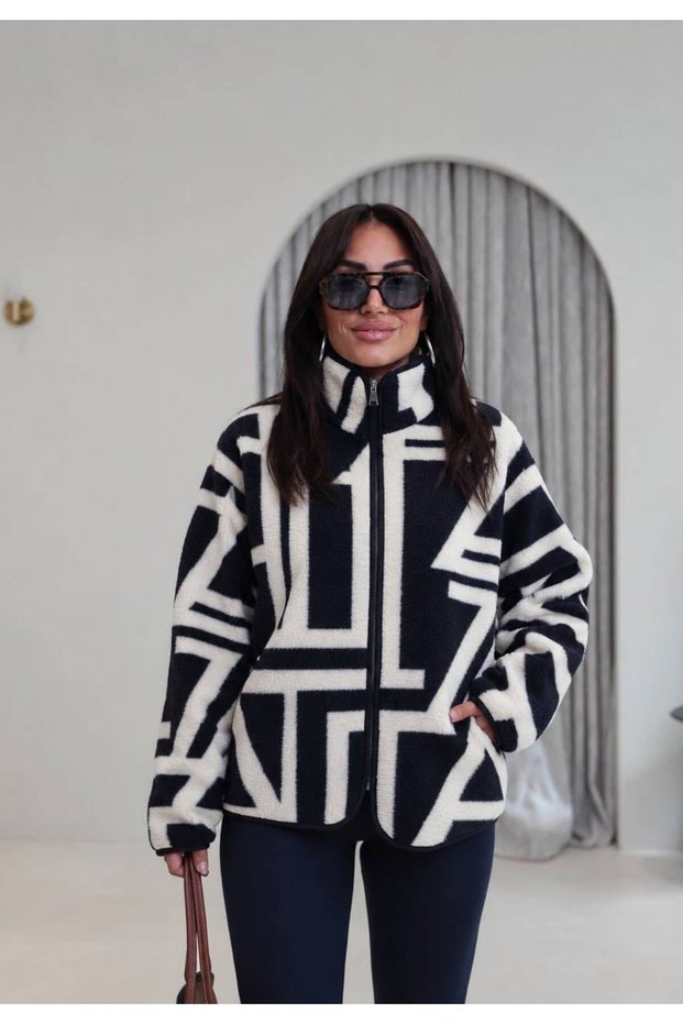 Women's Black Patterned Fleece Jacket with Zipper Pockets