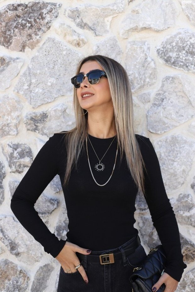 Black Crew Neck Ribbed Blouse