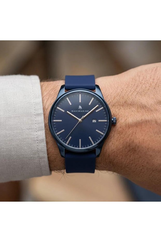 BLUE SILICONE STRAP MEN'S WATCH WITH CALENDAR AND 2-YEAR WARRANTY