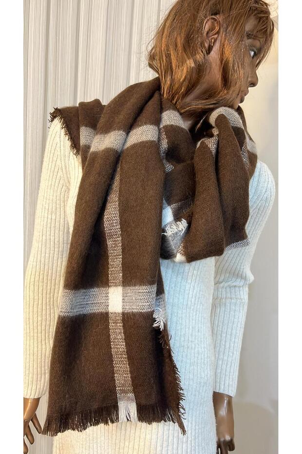 Women's Stylish Checkered Detailed Shawl – Soft Textured Elegant Shawl for Daily and Special Occasions with a Magnificent Texture