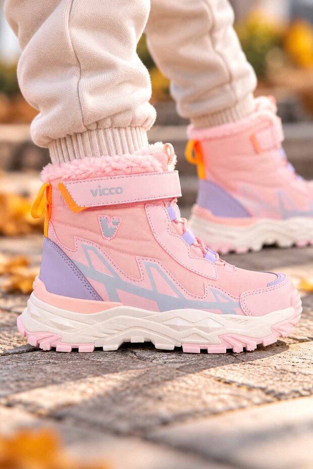 Girls' Winter Boots with Powder-Colored Lining, Fur Lining, Velcro Closure, and Thick Sole.