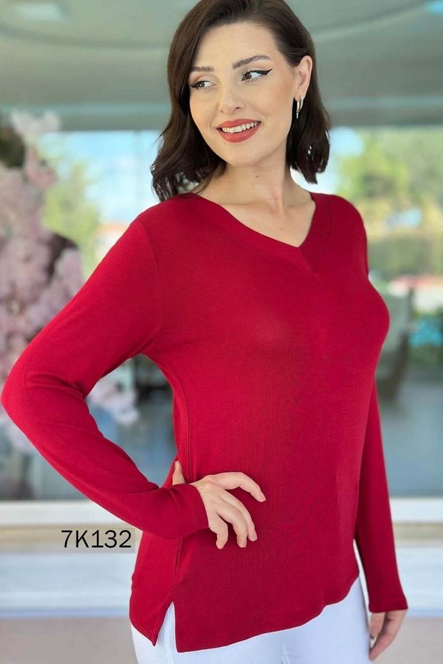V-Neck Strawberry Fabric Blouse 7K132