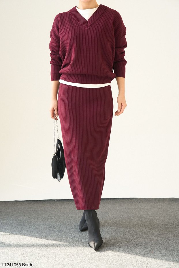 Women's Sweater with Collar Detail - 2-Piece Knit Set with Skirt