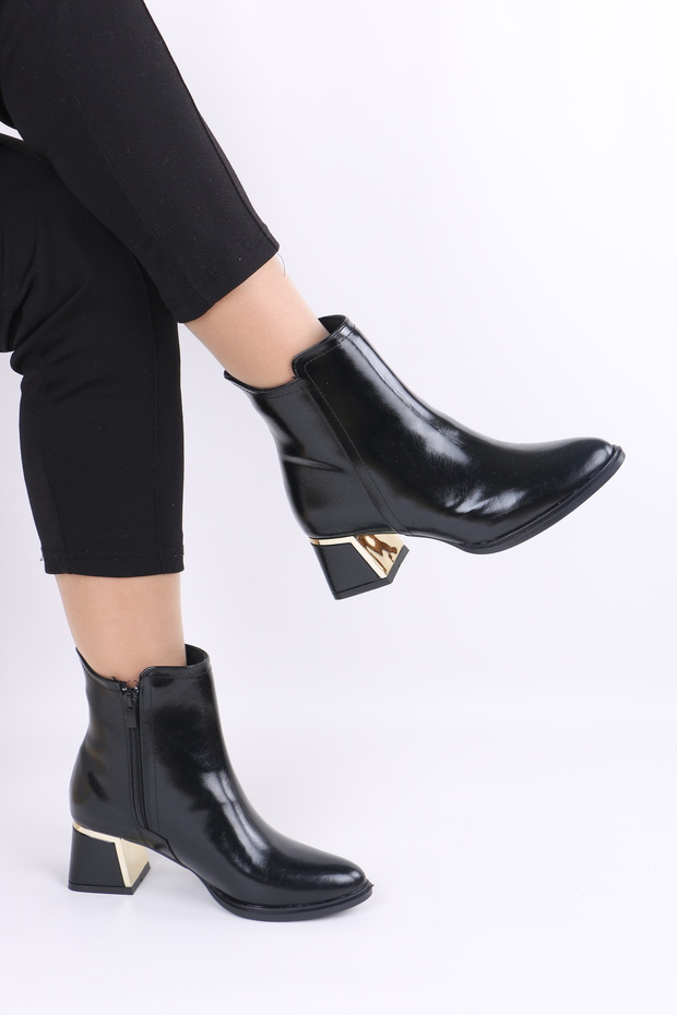 Women's Patent Leather Zippered Boots with Gold Details and Thick Heels.