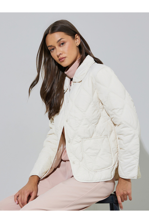 Off White Solid Quilted Regular Fit Shacket