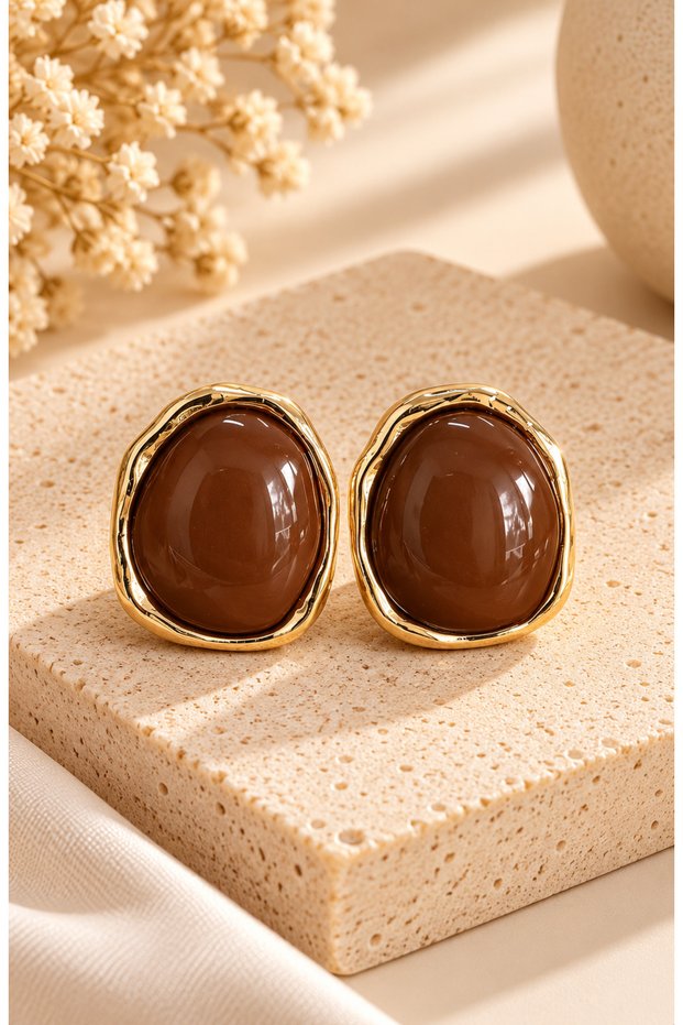 Women's Large Oval Earrings with a Brown Stone-Like Appearance and Gold Frames – Modern and Stylish Design
