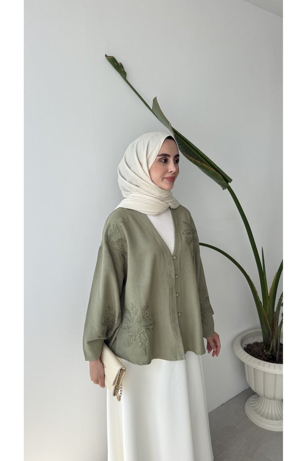 V-Collar Kimonos with Embroidered Collar Details - Khaki