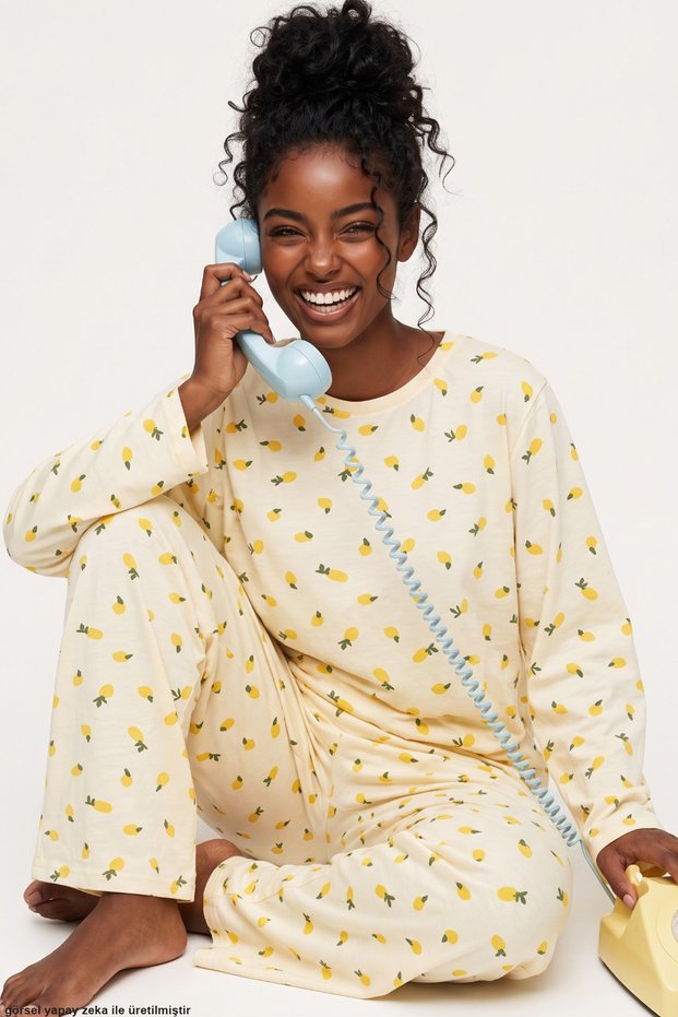 Soft-Textured Winter Knit Pajama Set with Yellow Lemon Print 8086
