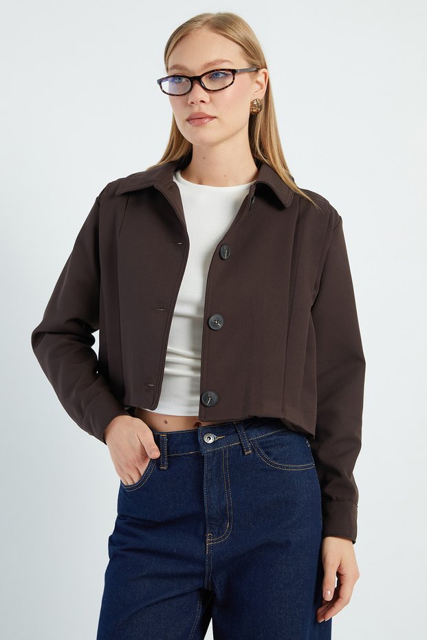 Pleated Double-Breasted Collar Cropped Trench Coat