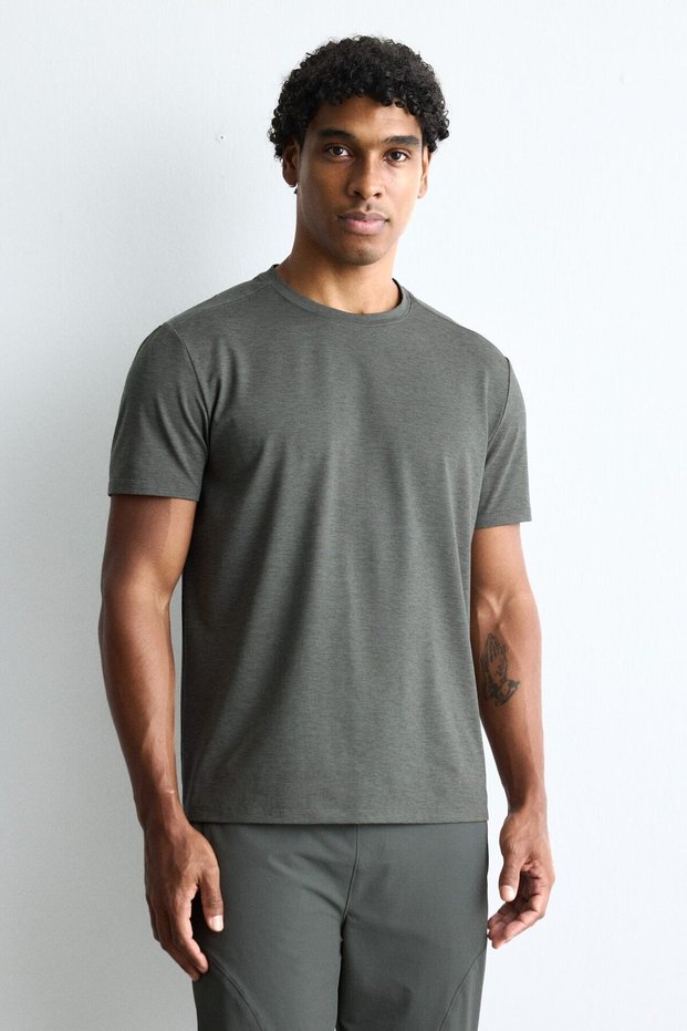 Ultra Soft Standard Fit Crew Neck Sportsman Short Sleeve T-Shirt with Stitch Detail F7588Ax26Au