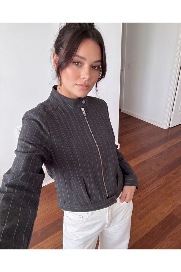 Women's Striped Zippered Stand-Up Collar Crop Jacket - Anthracite Short Jacket