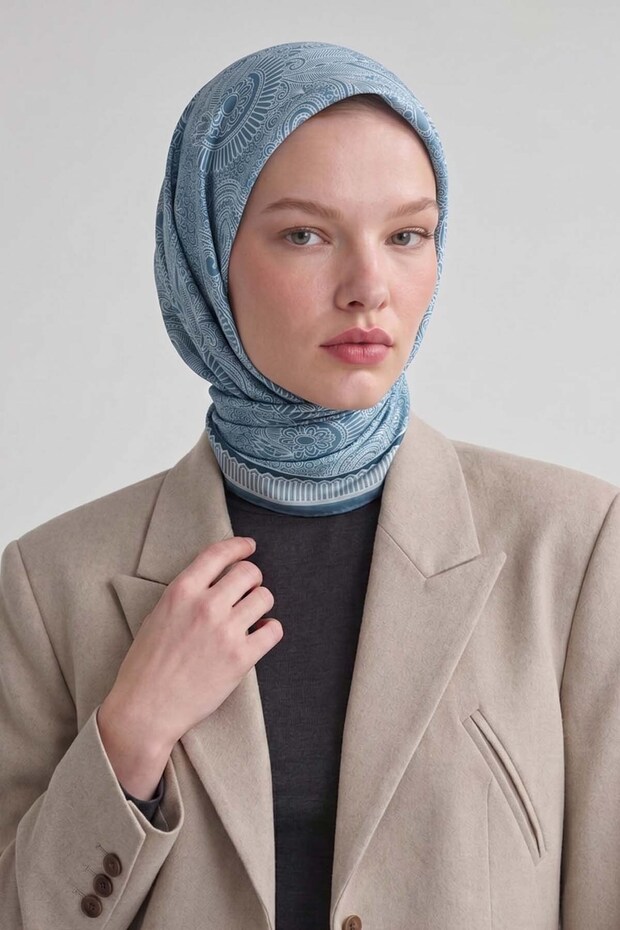وشاح مارفيلا بنقشة عرقية، لون فيروزي.