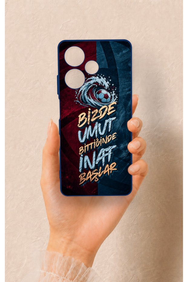 غطاء سيليكون مموج بنقشة باللونين الأحمر الداكن والأزرق، متوافق مع هاتف Infinix Hot 30.