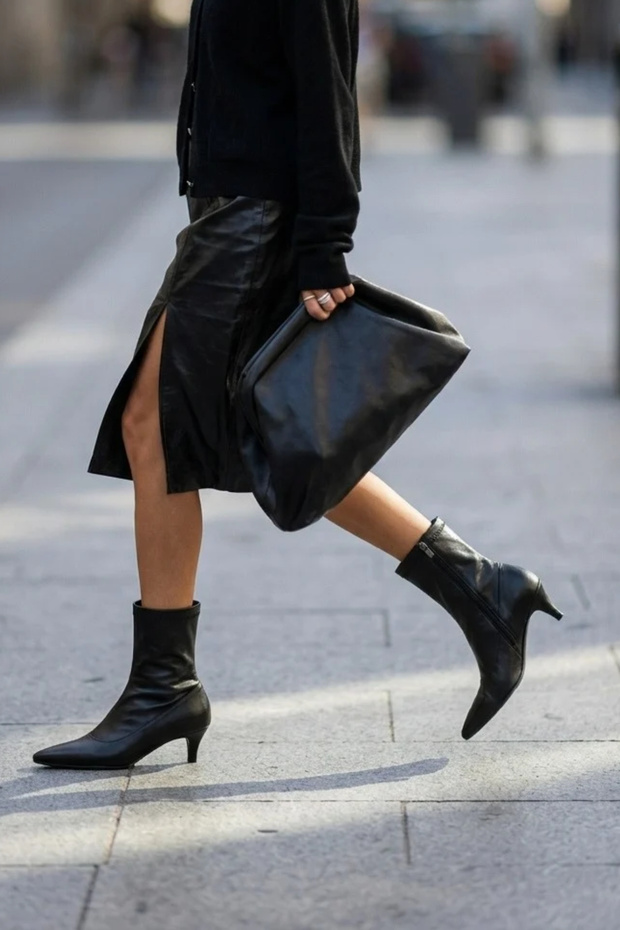 Nova Women's Black Leather Ankle Boots