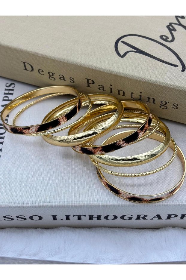 Gold Color Leopard Detailed 8-Piece Combination Bracelet Set 3