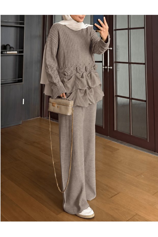 Ruffled Rose-Detailed Knit Pantsuit - 1126 - Taupe (Ös)