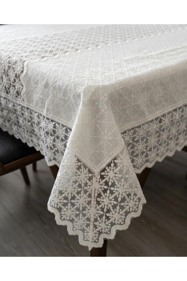 Luxury Gift-Boxed Bridal Set with Glittery and Embroidered Lace Tablecloth - Custom-Designed Living Room and Dining Tablecloth