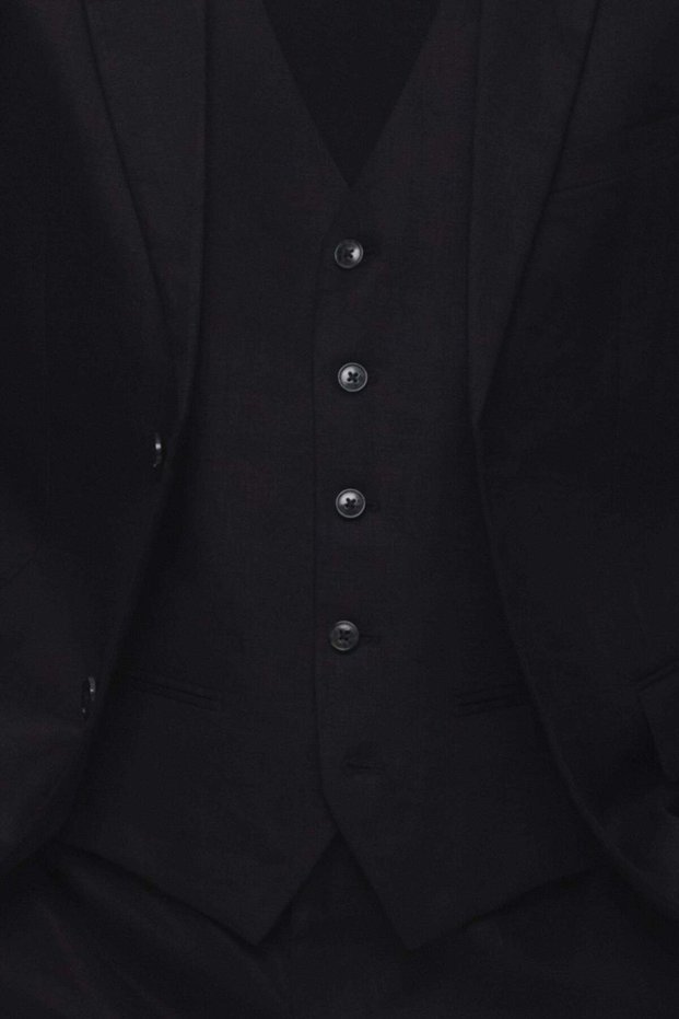 سترة بدلة من الكتان بقصّة Slim Fit