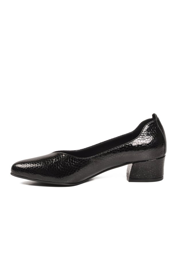 Black Patent Leather Women's Heeled Shoes, Crocodile-Patterned, Stylish Classic Shoes 25461068Y
