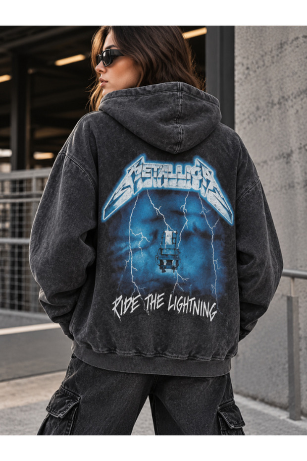Unisex Oversized Hooded Cardigan with Front and Back Prints and a Zipper - METALLICA