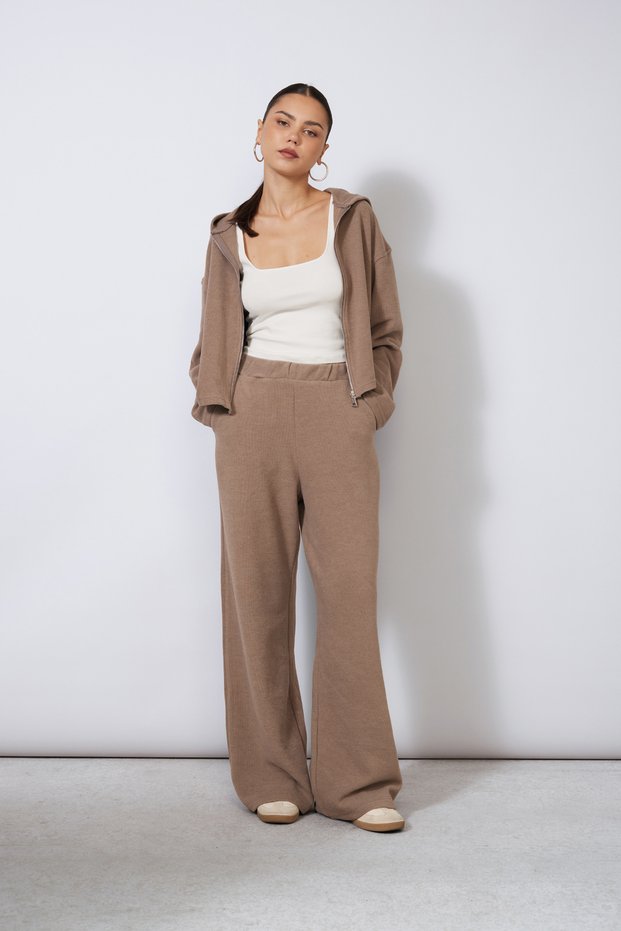 WIDE-LEG, SOFT-TEXTURED PANTS WITH POCKETS AND A ELASTIC WAISTBAND IN MINK