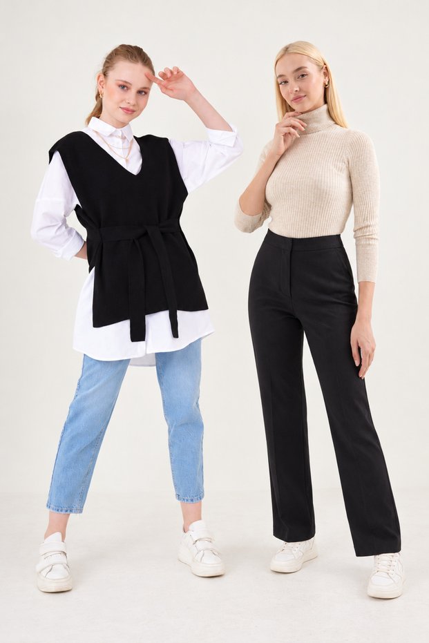 Women's 2-Piece Corded Fabric Sweater Set with a Black Belt