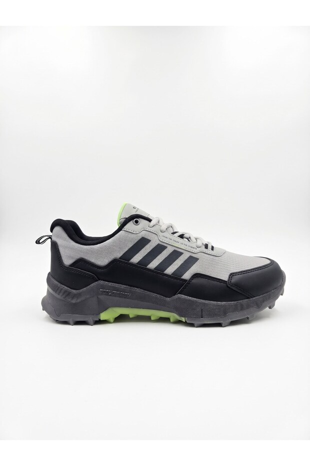 Men's Outdoor Sneakers with Non-Slip Underlays and Water-Repellent Surfaces