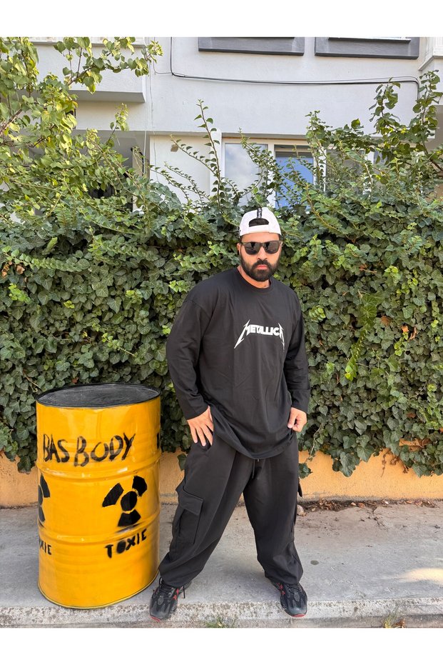 Black Metallica-Printed Plus-Size Crew-Neck Black Long-Sleeve T-Shirt