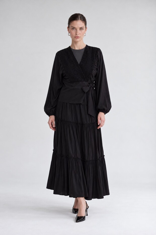 Lace Detailed Pleated Skirt Set Black