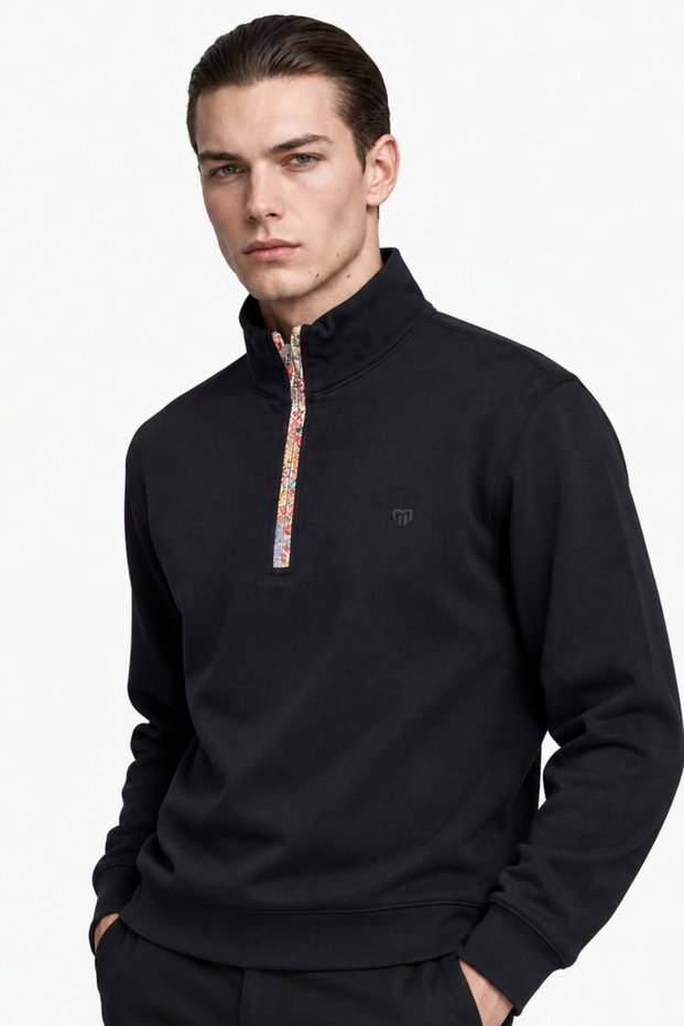 Premium fabric zippered polo collar slim fit t-shirt