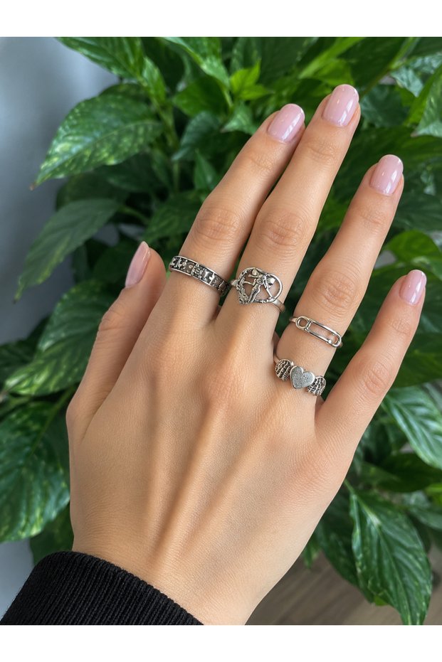 Set of 4 Steel Rings Heart Angel Hook