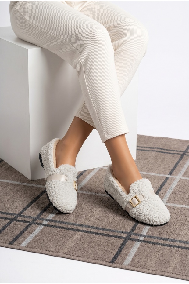 Women's Stylish Buckle-Strapped Plush Home Shoes with Non-Slip Soles, Warm Lining, Fully Closed, Winter Comfortable Home Slippers